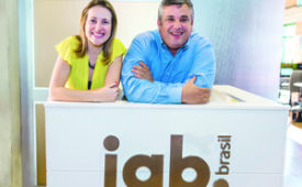 Cris_Camargo-Andre_Izay-IAB300CRED-Mari_Neaime.jpg