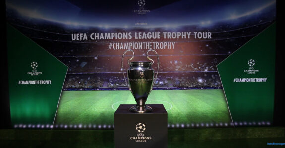 Heineken abre exposição com taça da UEFA