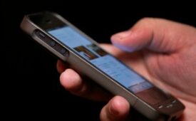 smartphone_28MIKESEGAR-REUTERS-Latinstock_29300.jpg