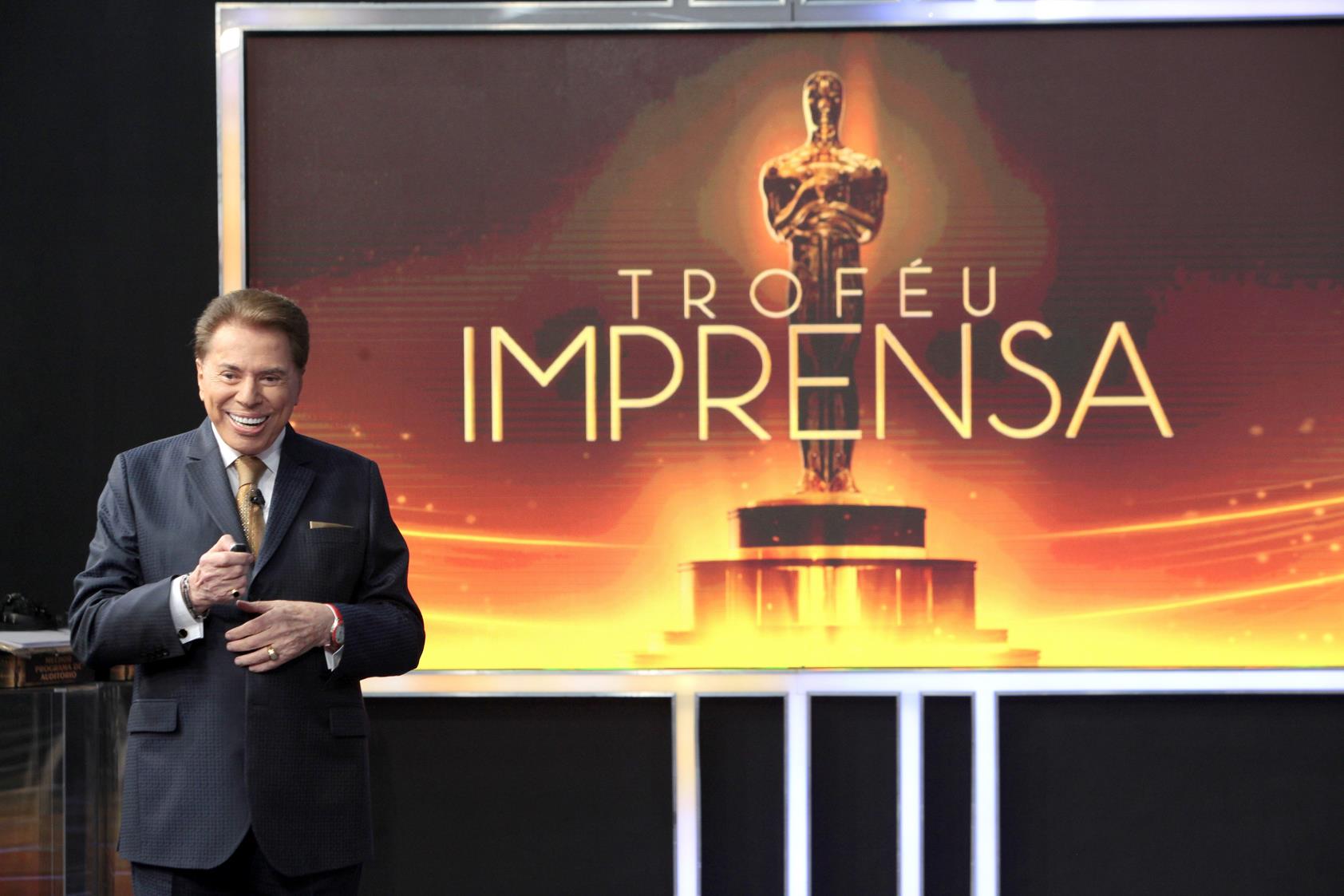 Silvio Santos no palco do Troféu Imprensa (Crédito: Lourival Ribeiro/ Divulgação/ SBT)