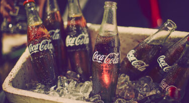 Em embalagem de vidro, chega ao mercado a “Coca-Cola Perfeita”