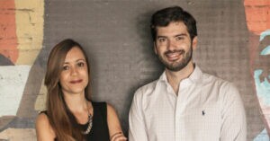 Melina e Vitor Barros, VP de Atendimento e Gestão. Foto: Divulgação