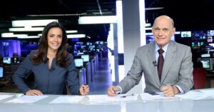 Paloma Tocci e Ricardo Boechat apresentam o Jornal da Band