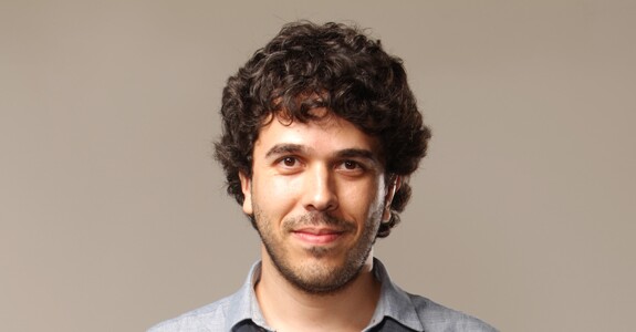 Por que você está ouvindo isso ao contrário?