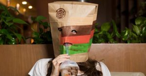Post do Burguer King entrando na conversa gerada pelo Bob's