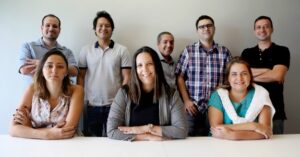Da esquerda para direita (Em pé): Rafael Consani, Marcelo Maeda, Marcelo Santos, Diogo Ramos e João Ferraioli. Da esquerda para direita (Sentadas): Thalita Froes, Simone Orlandi e Marcella Silveira.