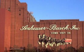 Fábrica da AB InBev em St. Louis, nos Estados Unidos (Crédito: Divulgação)