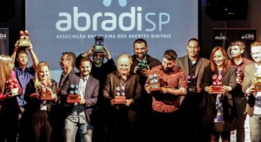 Abradi-SP homenageia profissionais de digital