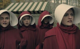 Terceira temporada de Handmaid's Tale estará no VOD (Crédito: Divulgação/Hulu)