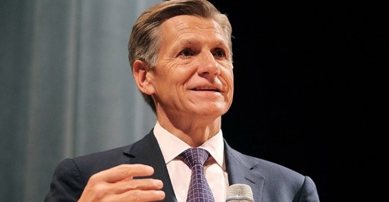 Pritchard pede nova geração de anúncios digitais