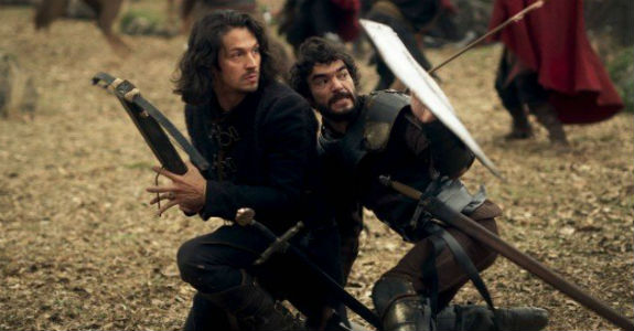 Cavalera e Escape 60 entre os licenciadores de Deus Salve o Rei