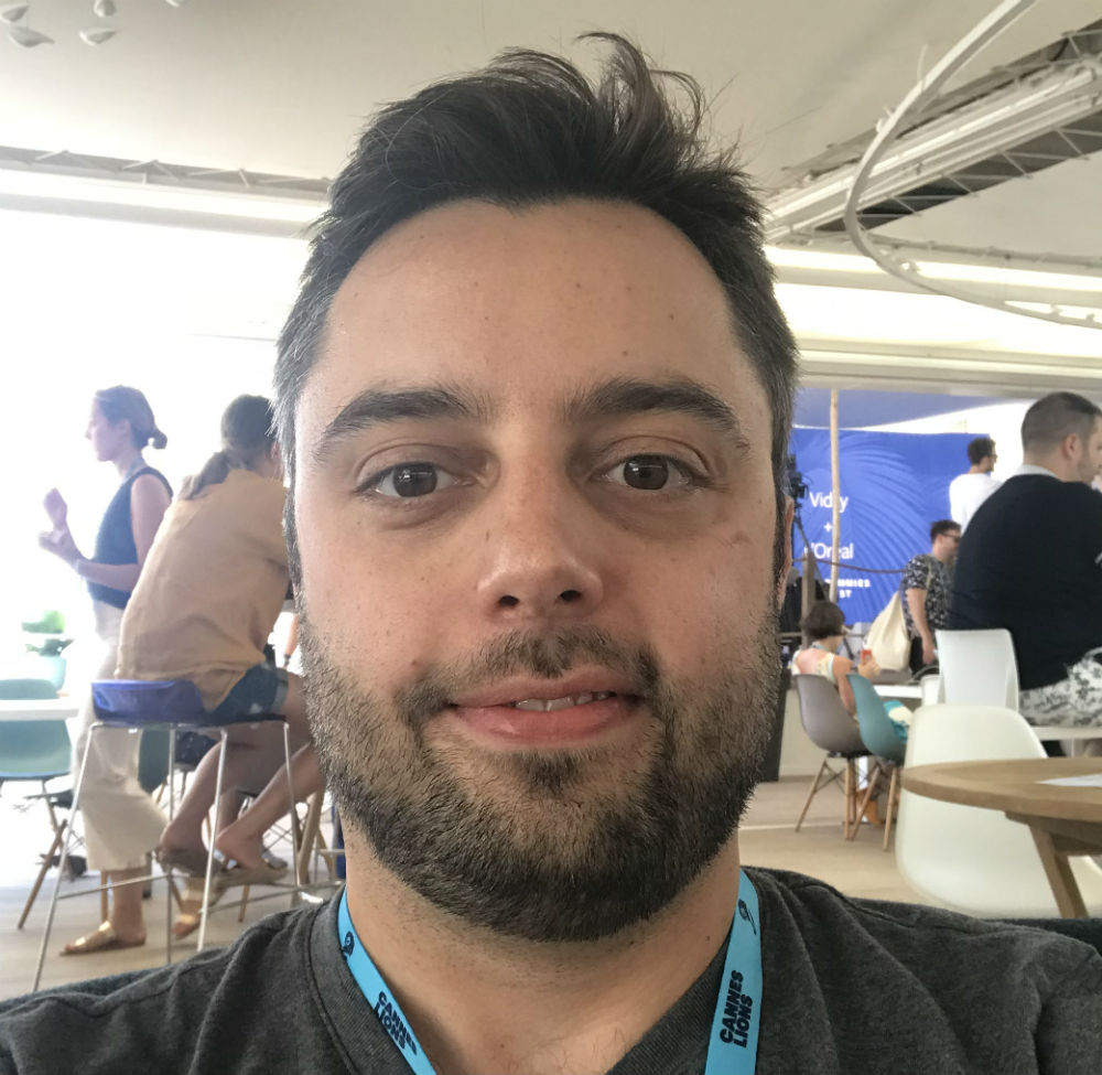 Se passar da espuma, vai ver que o mar tem onda