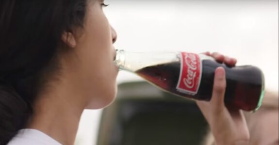 Porque a Coca errou nesta sua (bela mas fake) tentativa de ser web-muderna?