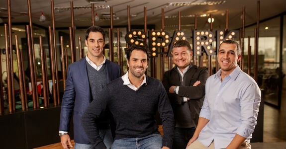 Spark contrata em comercial