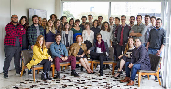 Leo Burnett Tailor Made reestrutura planejamento