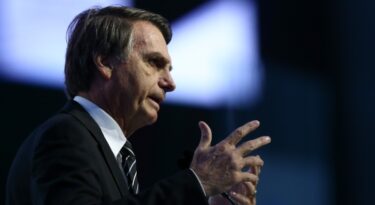 Bolsonaro promete rever contratos de publicidade de estatais
