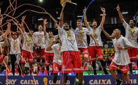 Paulistano comemora conquista do título da 10ª temporada do NBB (Crédito: Divulgação)