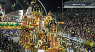 São Paulo e Rio adiam desfiles de Carnaval para abril