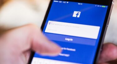 Facebook cresce receita publicitária e usuários no 3º trimestre