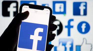 Facebook entra na briga das assistentes de voz contra Apple, Google e Amazon