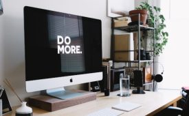 Algumas das dificuldades para operações se tornarem humanizadas são a falta de bons exemplos, liderança falha e a grande discrepância entre marketing e realidade (Crédito: Carl Heyerdahl/Unsplash)