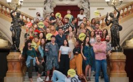 Equipe do BuzzFeed celebra parceria com Theatro Municipal de São Paulo. (Crédito: divulgação)