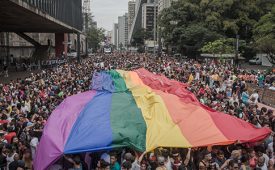 ativações dos patrocinadores na Parada do Orgulho