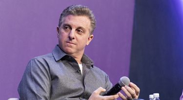 Magalu segue no Domingão com Luciano Huck