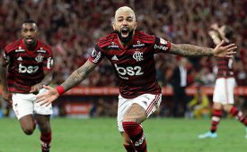 RIO DE JANEIRO, RJ, 23.10.2019 - Gabriel Barbosa (Gabigol), do Flamengo, comemora seu gol em partida contra o Grêmio, válida pela semifinal da Libertadores 2019, realizada no estádio do Maracanã, no Rio de Janeiro. (Foto: Lucas Tavares/Zimel Press/Folhapress)