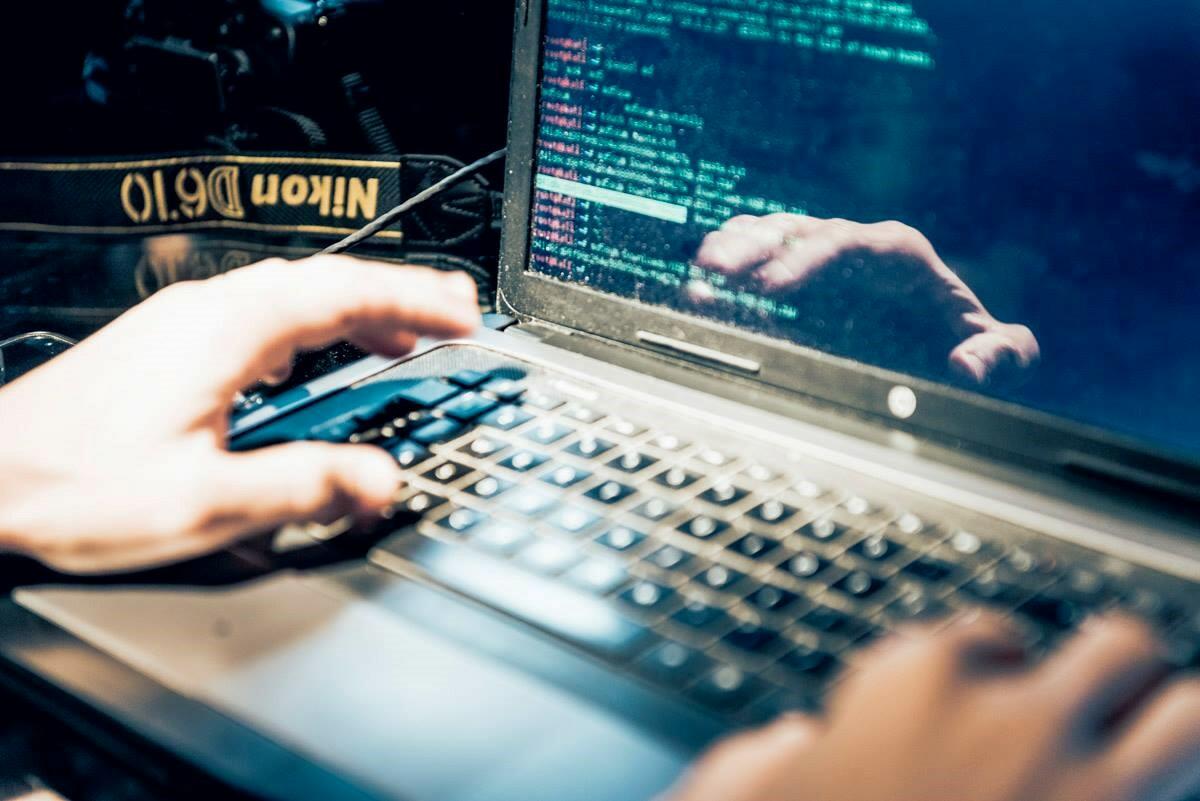 HACKING CORPORATIVO