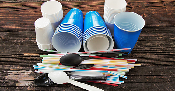 Proibição dos plásticos descartáveis: apenas o começo