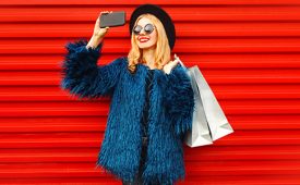 Consumoteca_TiraniaPositividade_Blogueira_575x300_Rohappy-iStock