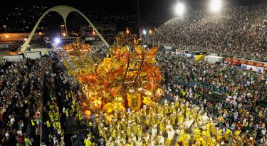 Blocos de rua e desfiles: a cobertura da TV no Carnaval