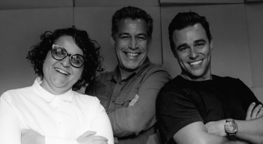 Podcast Cris X Cros, tem Ricardo Dias e Cris Naumovs entrevistando Luis Calainho