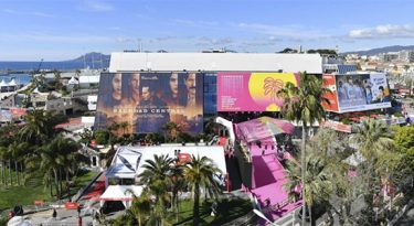 Palais des Festivals, de Cannes, abriga moradores de rua