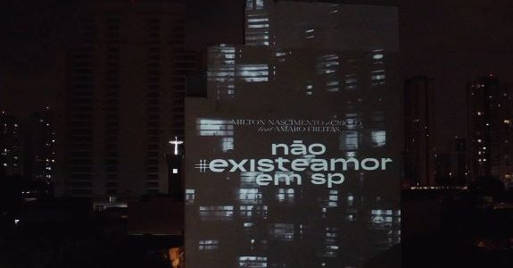 Criolo e Milton Nascimento cantam por mais amor em SP