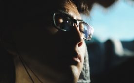 Geração Y e Z tiveram mais quedas de humor (Crédito: Kuo Chiao Lin/Unsplash)