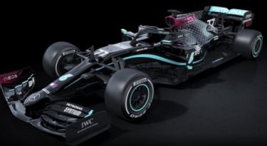 Mercedes pinta carros da F1 de preto em combate ao racismo