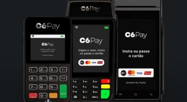 C6 Bank apresenta máquinas de cartão