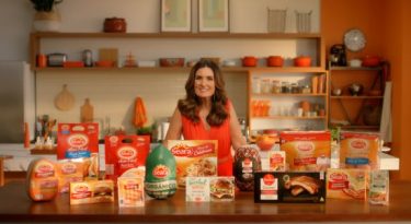 Fátima Bernardes protagoniza campanha da Seara