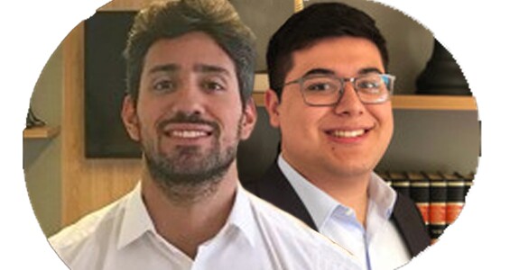 Da lan house à mesa de reunião