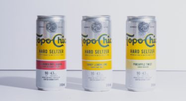 Coca-Cola lança bebida alcoólica Topo Chico no Brasil