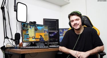 Eletromidia fecha parceria com Gaules e The Enemy