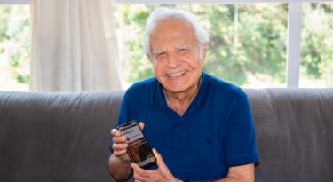 Aos 93 anos, Cid Moreira lança rádio digital