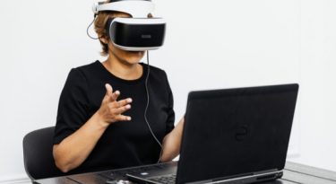 Imagina um Happy-hour em 3D no Zoom? Ah, não….
