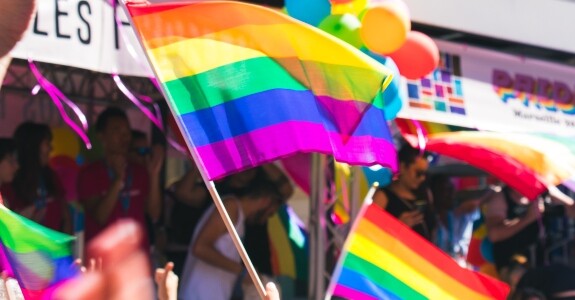 LGBTQIA+ são os maiores consumidores no digital – Meio & Mensagem