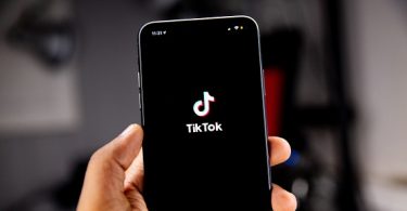 TikTok cria recurso para aproximar anunciantes e pequenos criadores