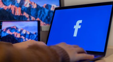Facebook se explica aos anunciantes sobre recentes denúncias
