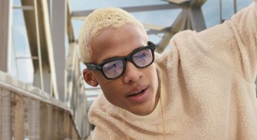 Ray-Ban e Facebook lançam óculos inteligentes