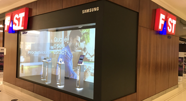Fast Shop e Samsung exploram vitrine interativa